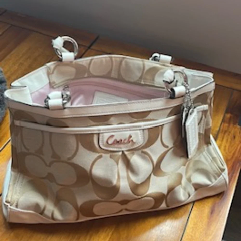 Coach Purse - Picture 2 of 4